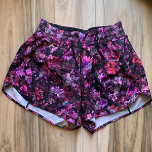 Lululemon track that mid rise short 5in.
